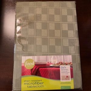 Food Ntwk Stain-Resistant 70” Round Tablecloth NWT